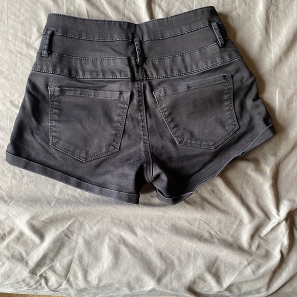 Black jean shorts - Picture 2 of 2